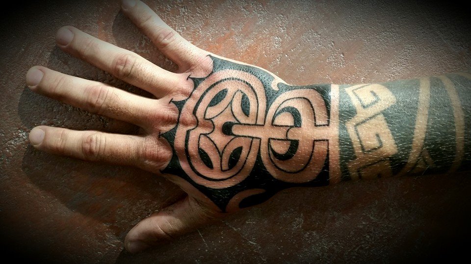 Polinéz tetoválás a Pinker Tattoo galériából